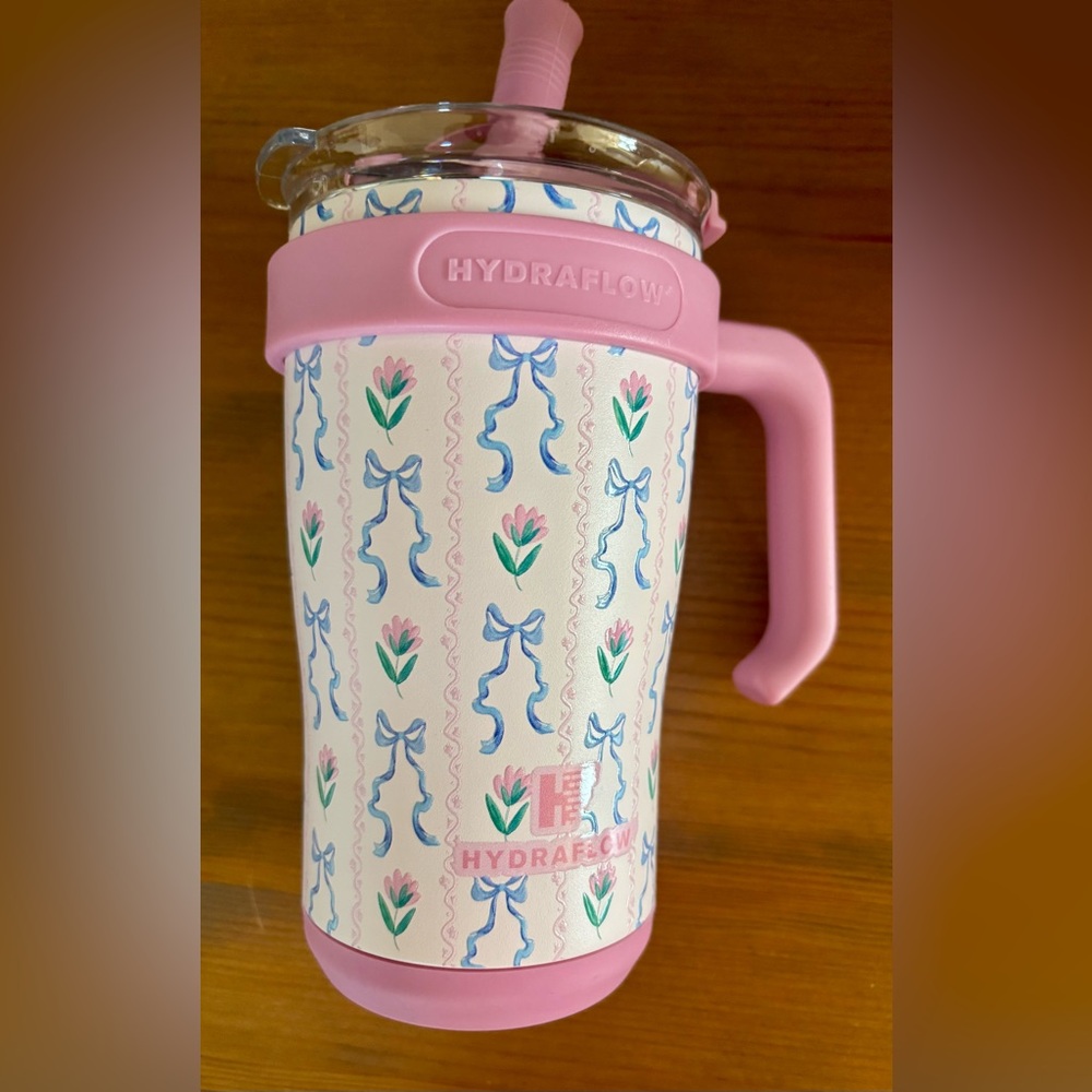 Hydraflow Pink Flower and Blue Bow Print 16 oz. Tumbler